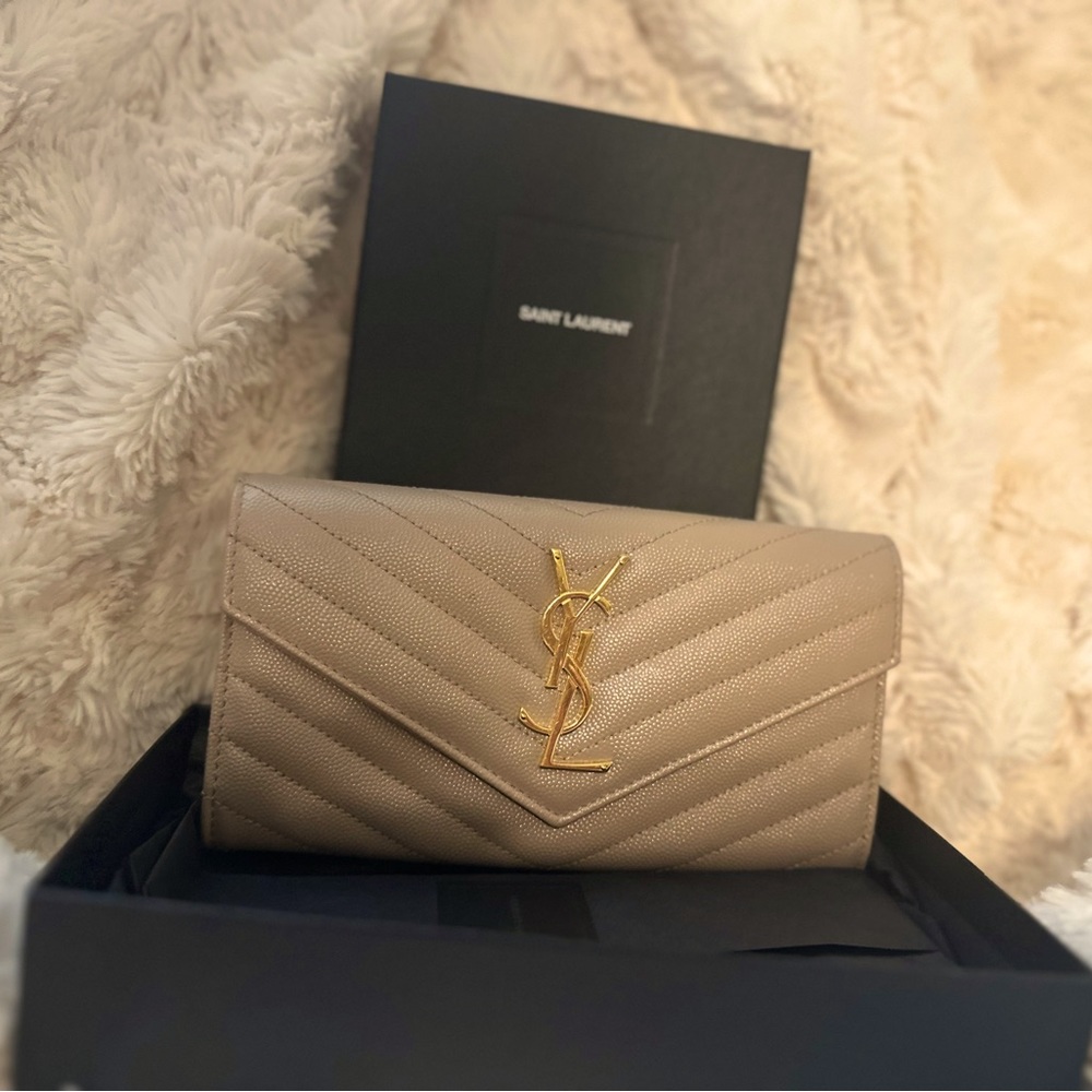YSL CASSANDRE MATELASSÉ LARGE WALLET-Dark Beige